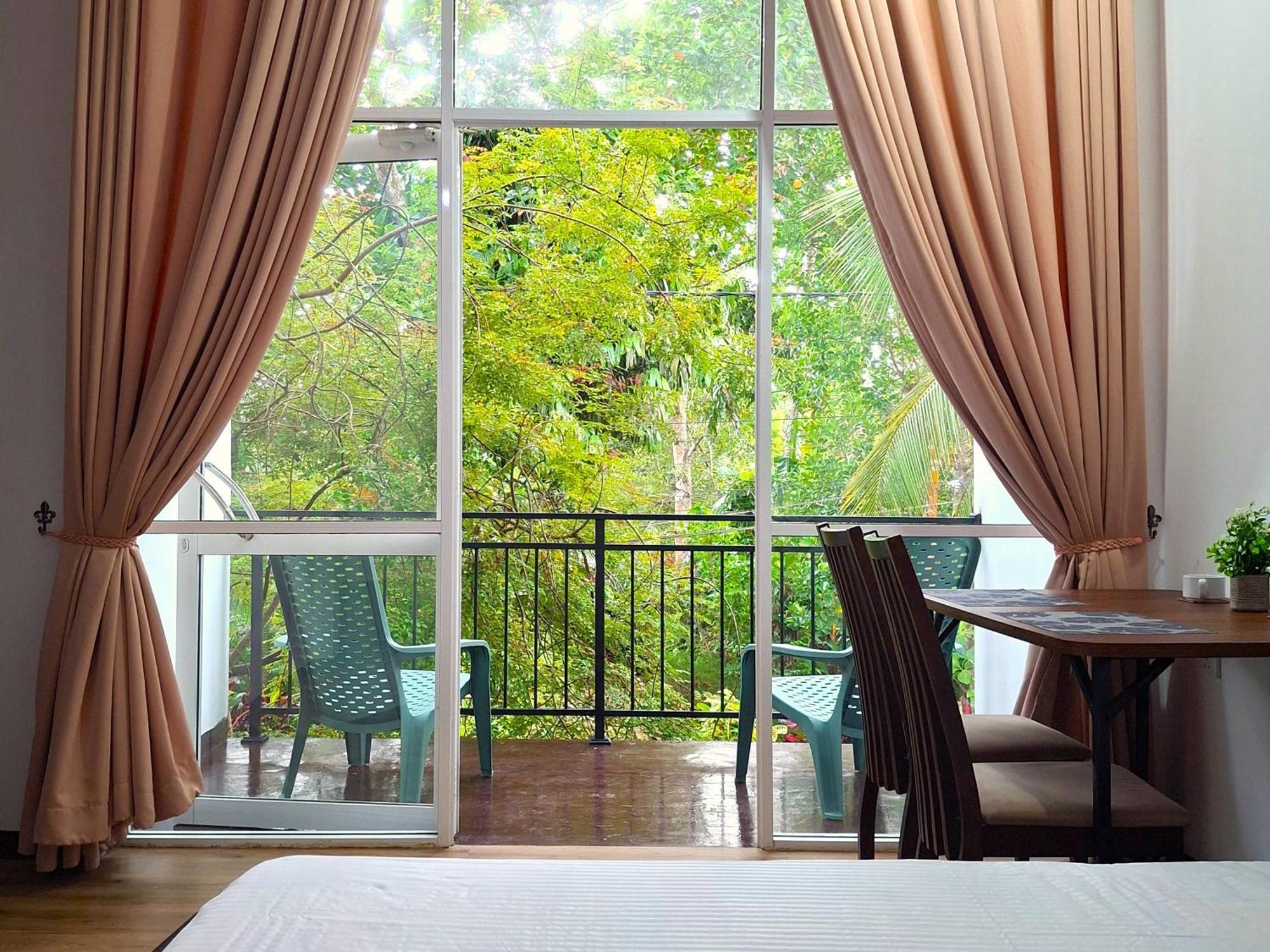 Zeleny Retreat Matara